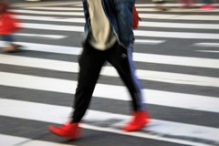 0B6A8067赤の横断