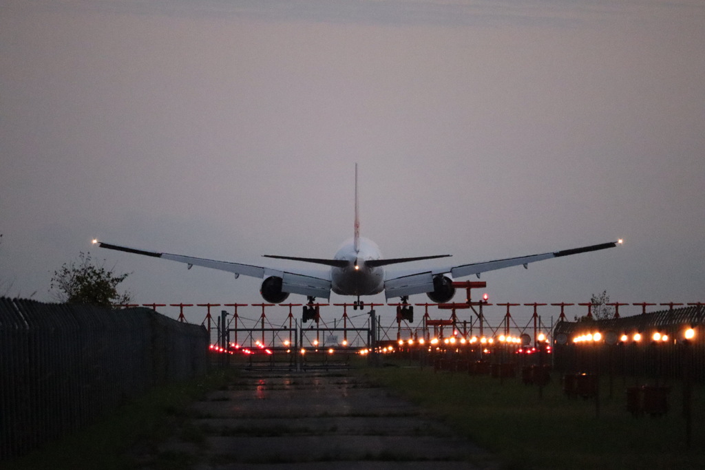 夕暮れの着陸
