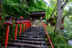 雨の貴船神社