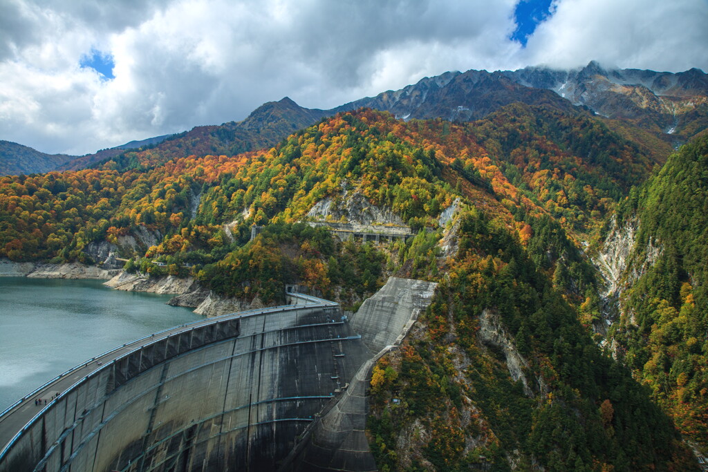 立山　秋　黒部ダム
