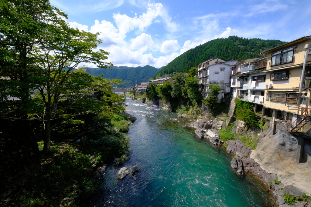 川の街