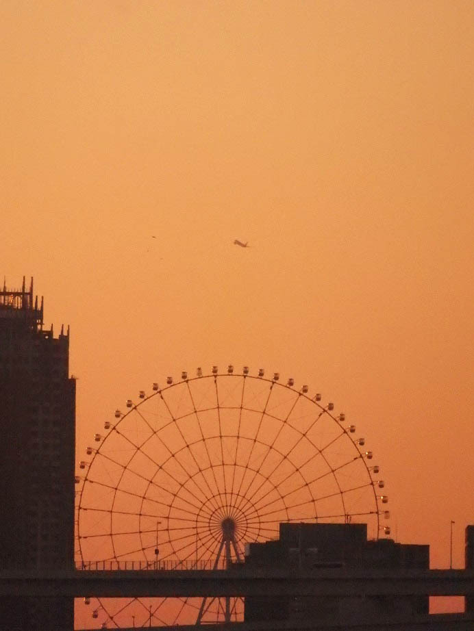 蘇比色の空