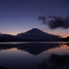 夕闇の富士山