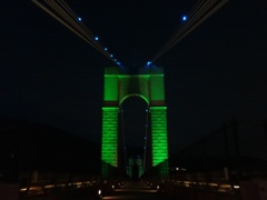 夜のつり橋(２)