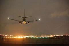 雨の伊丹空港