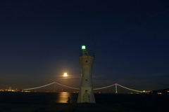ストロベリームーンと明石海峡大橋