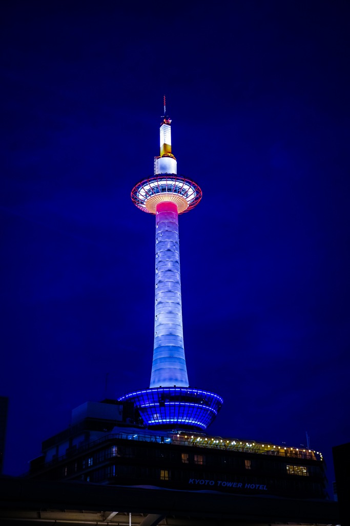 夜の京都タワー