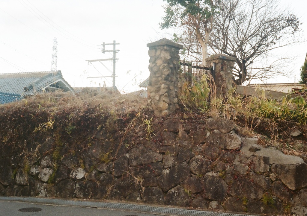 石積みの門