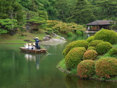 和船と新郎新婦