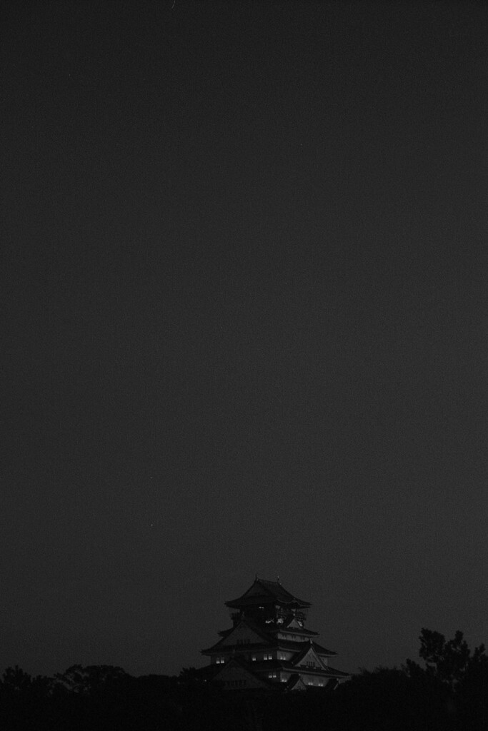 薄暮の大坂城
