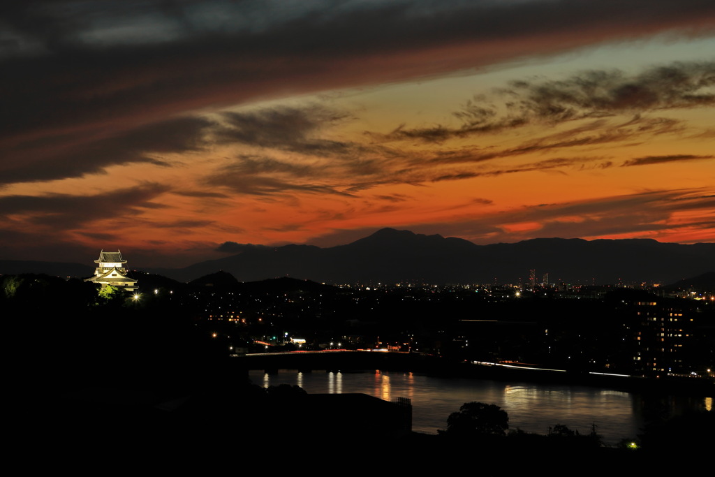 犬山成田山の夕日