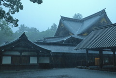 降りしきる雨の伊勢神宮　七