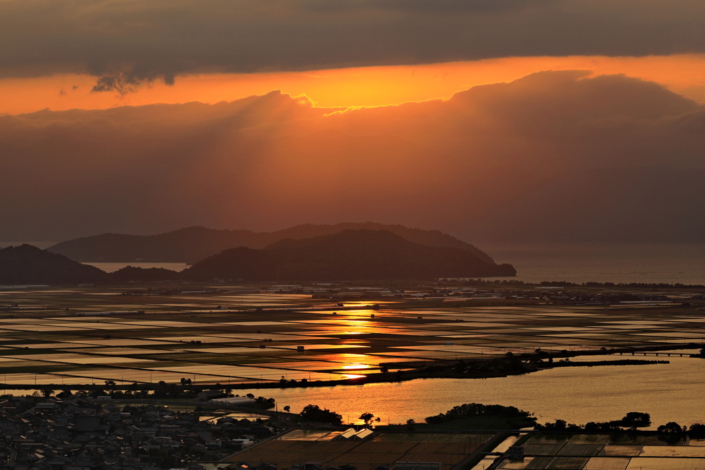 北向十一面観音の夕日