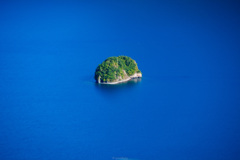 湖の島