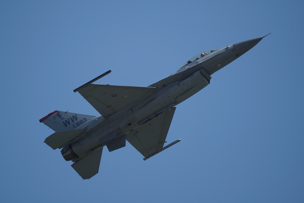 F-16