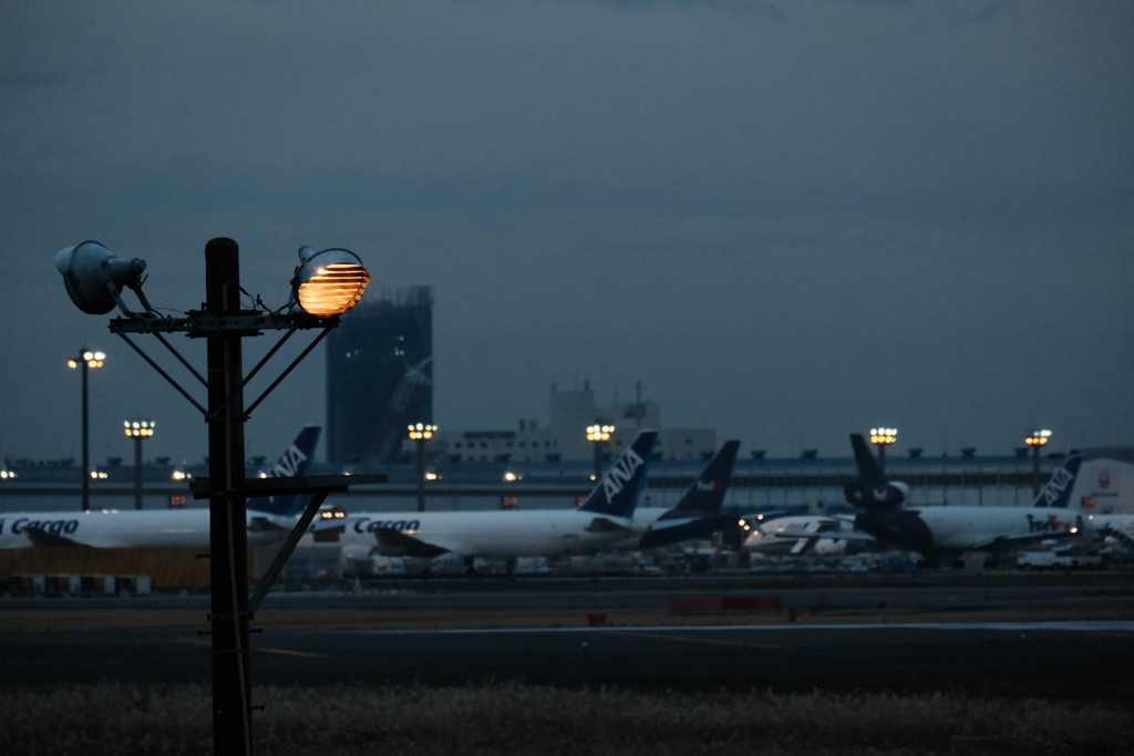 夕暮れの空港