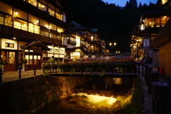 輝きを放つ銀山温泉