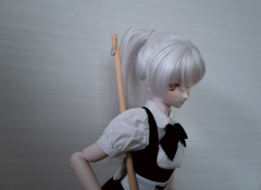 働いているふりをするメイド