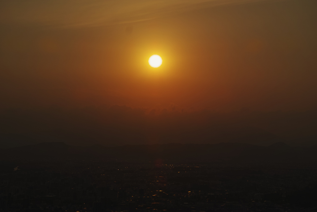 薄灯りのある風景