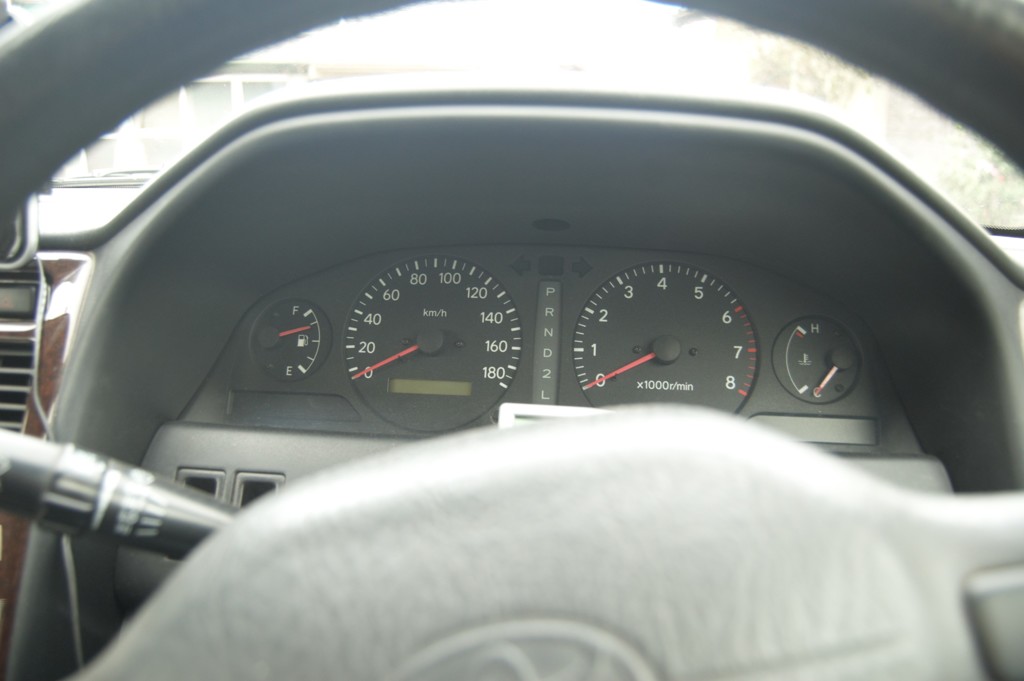 トヨタ　カリーナ　メーター