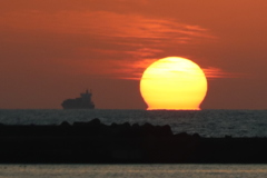 沈み始める太陽