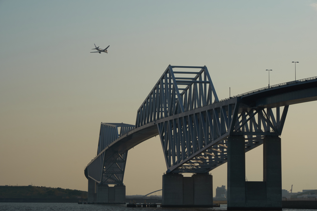 橋と飛行機