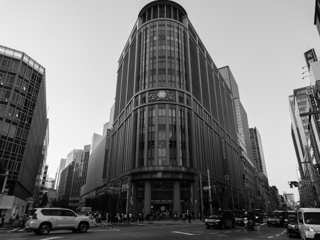 日本橋北詰交差点