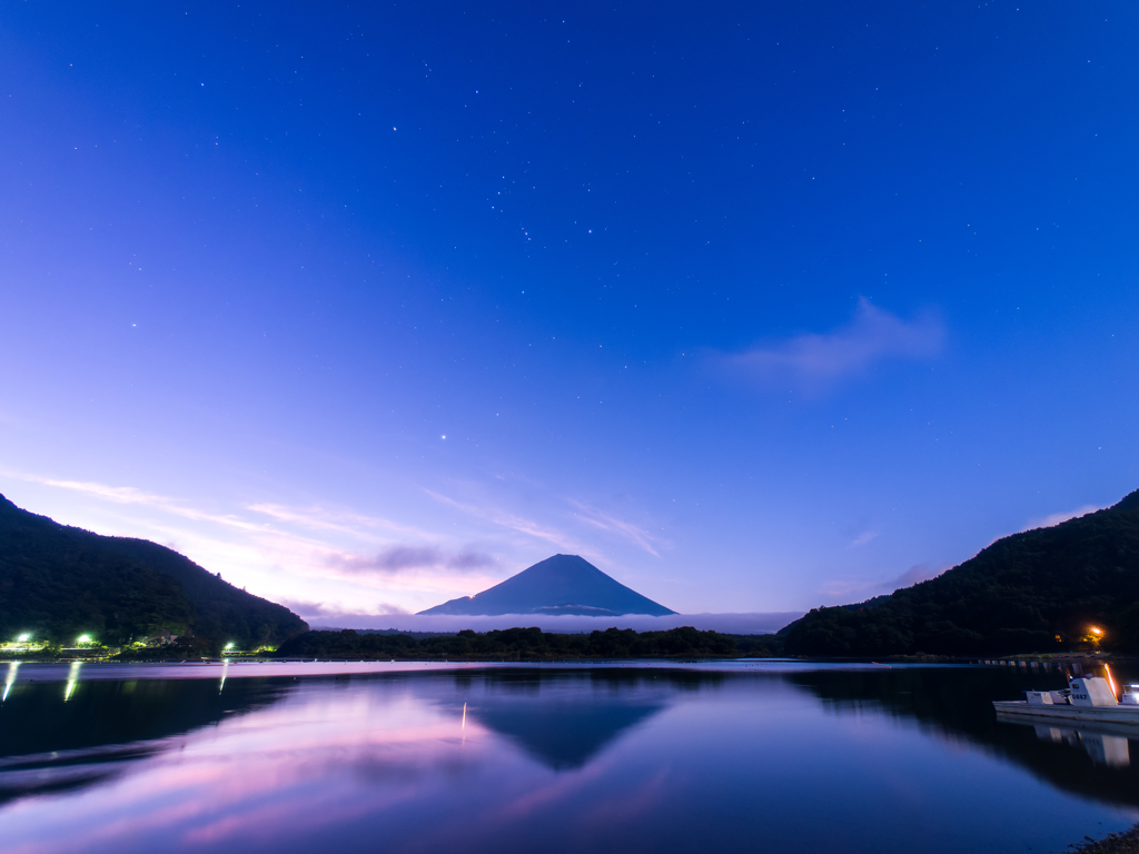 朝日に消えゆくオリオン