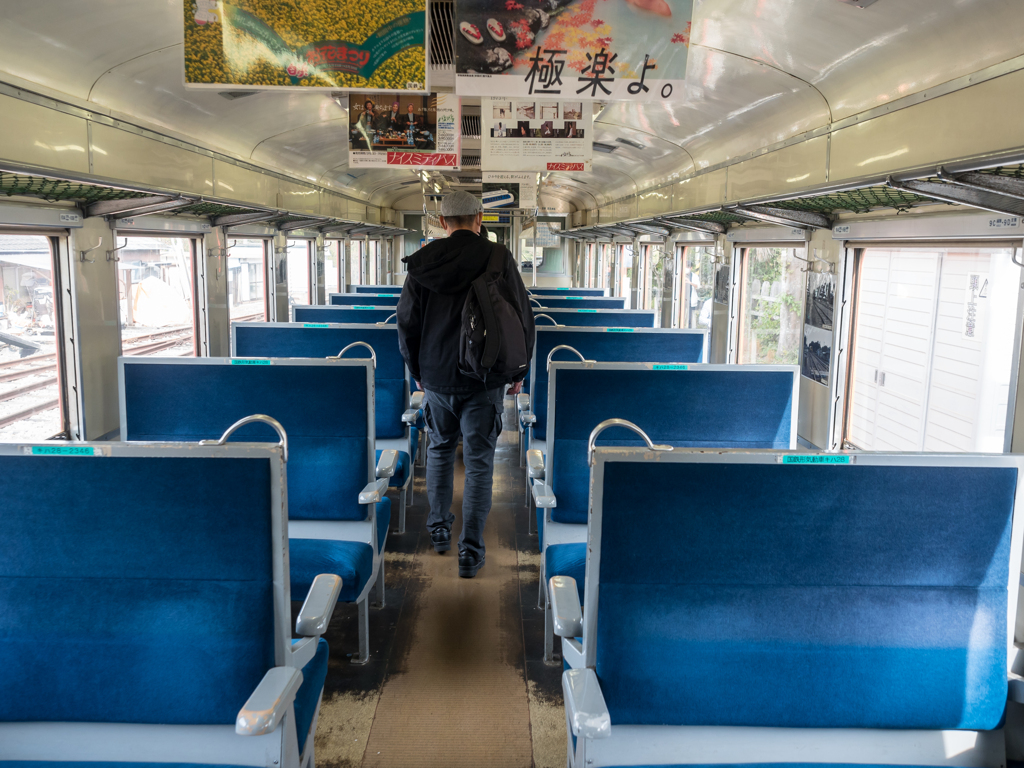 キハ28 車内