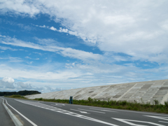 復興道路と防潮堤