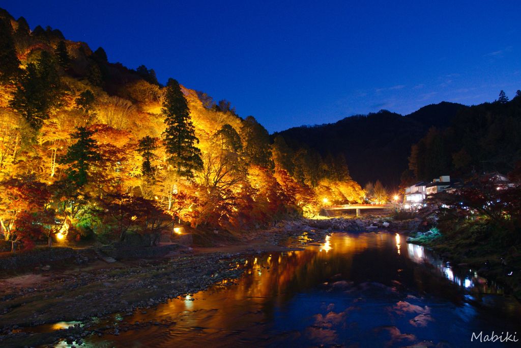 逢魔時の香嵐渓