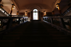 名古屋市市政資料館　中央階段
