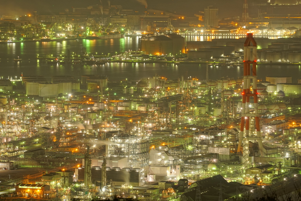 水島コンビナートの工場夜景