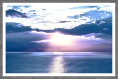 太陽と雲と海の風景