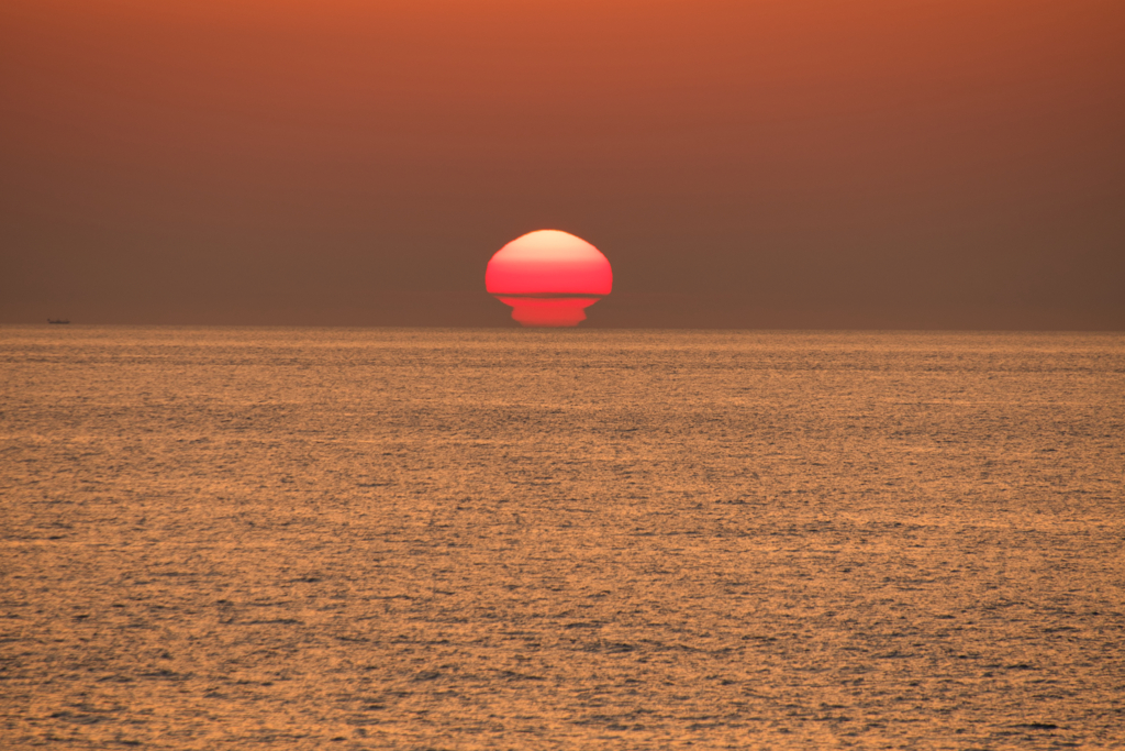 へんてこな夕陽