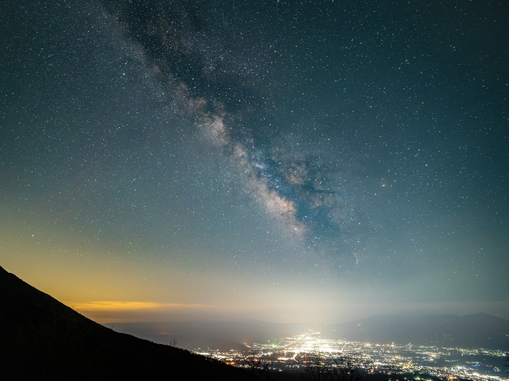 高峰高原の夜景と天の川2