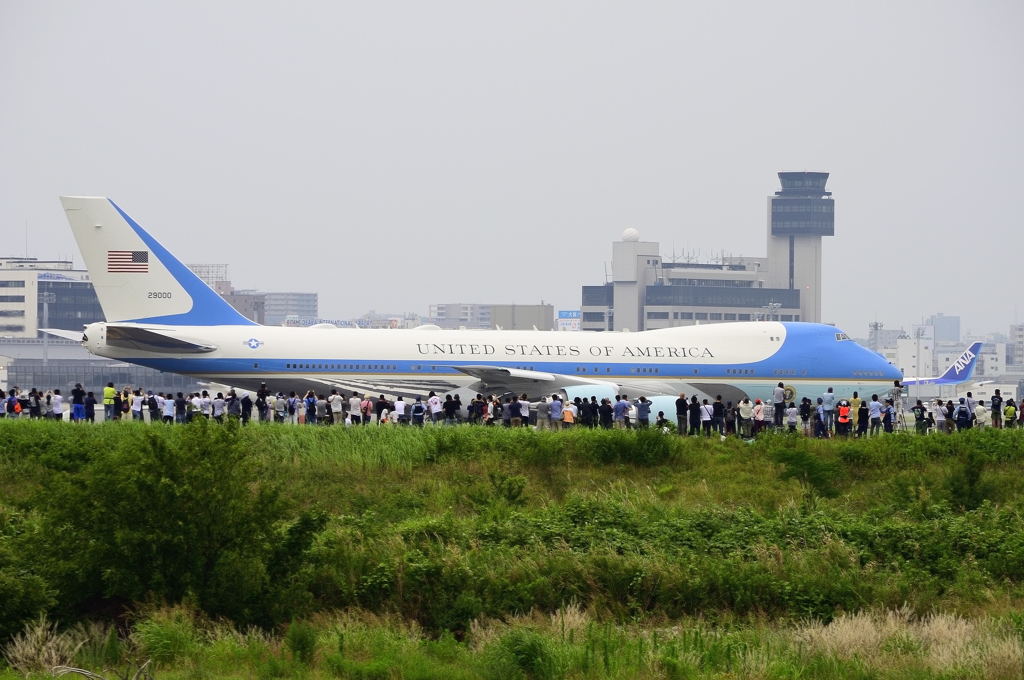 対岸からの伊丹空港