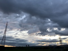 空と雲と鉄塔