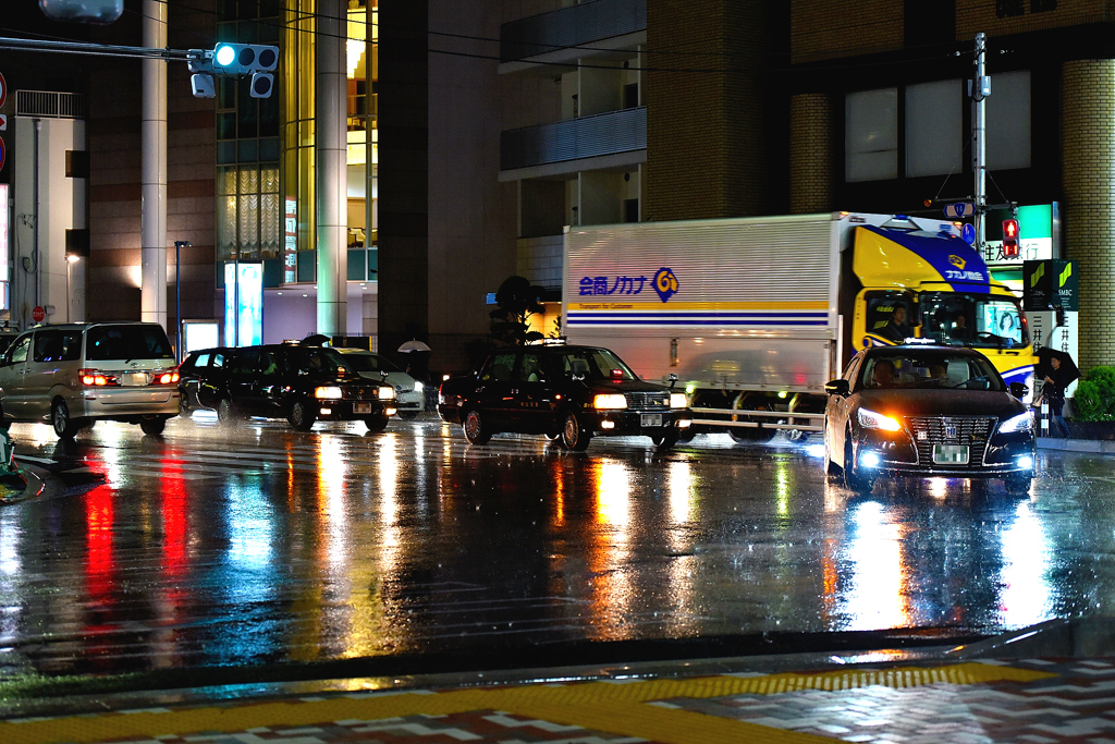 雨の日の交差点