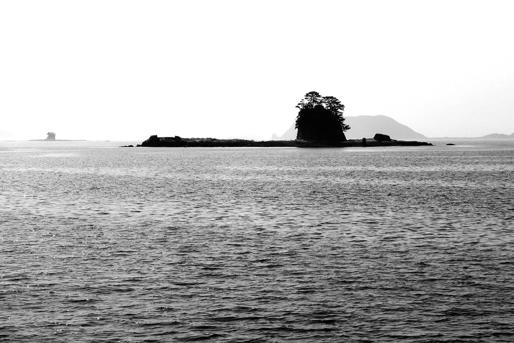 潜水艦浮上？