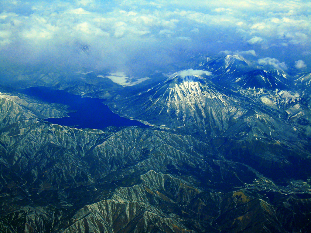 二月の中禅寺湖・男体山