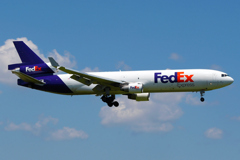 MD-11 on final approach