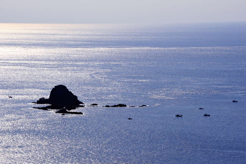 銀色の海