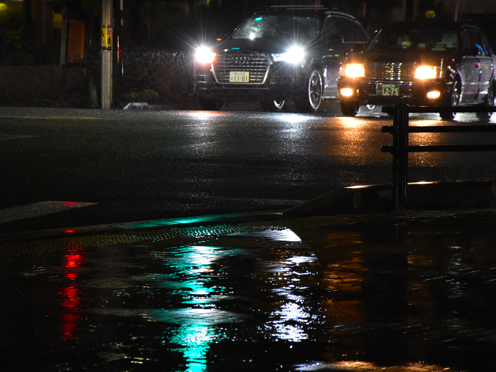 雨の交差点