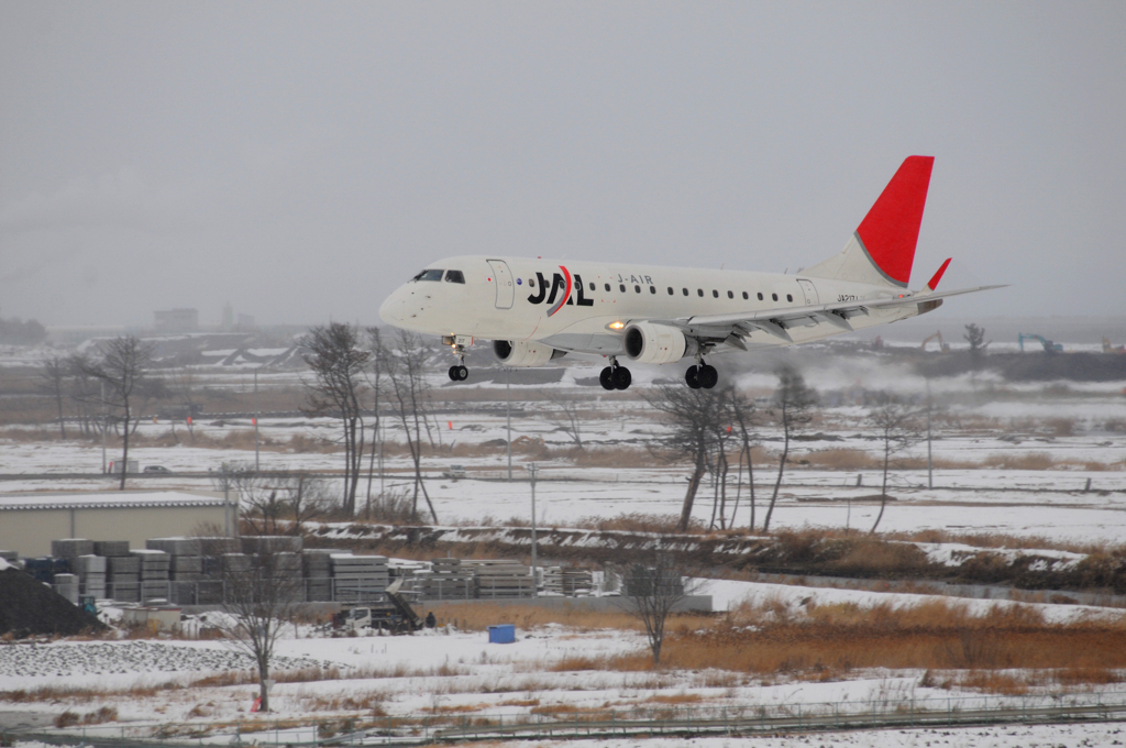 津波被害の上を進入中