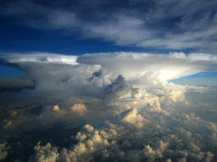 積乱雲と金床雲