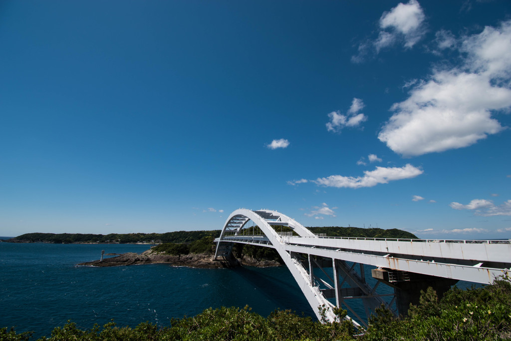 White bridge