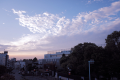 小学校の上の空