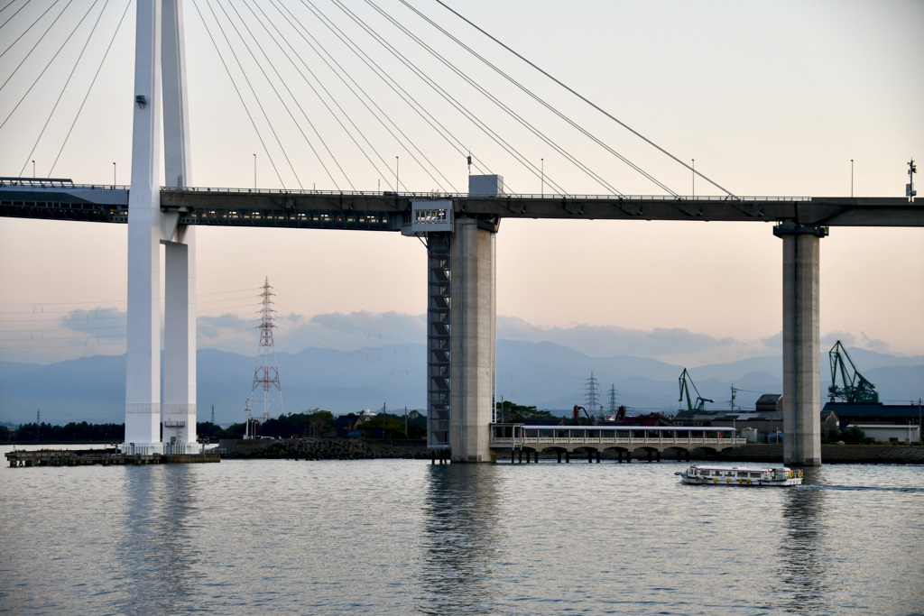 新湊大橋