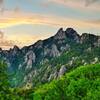あの岩峰目指し